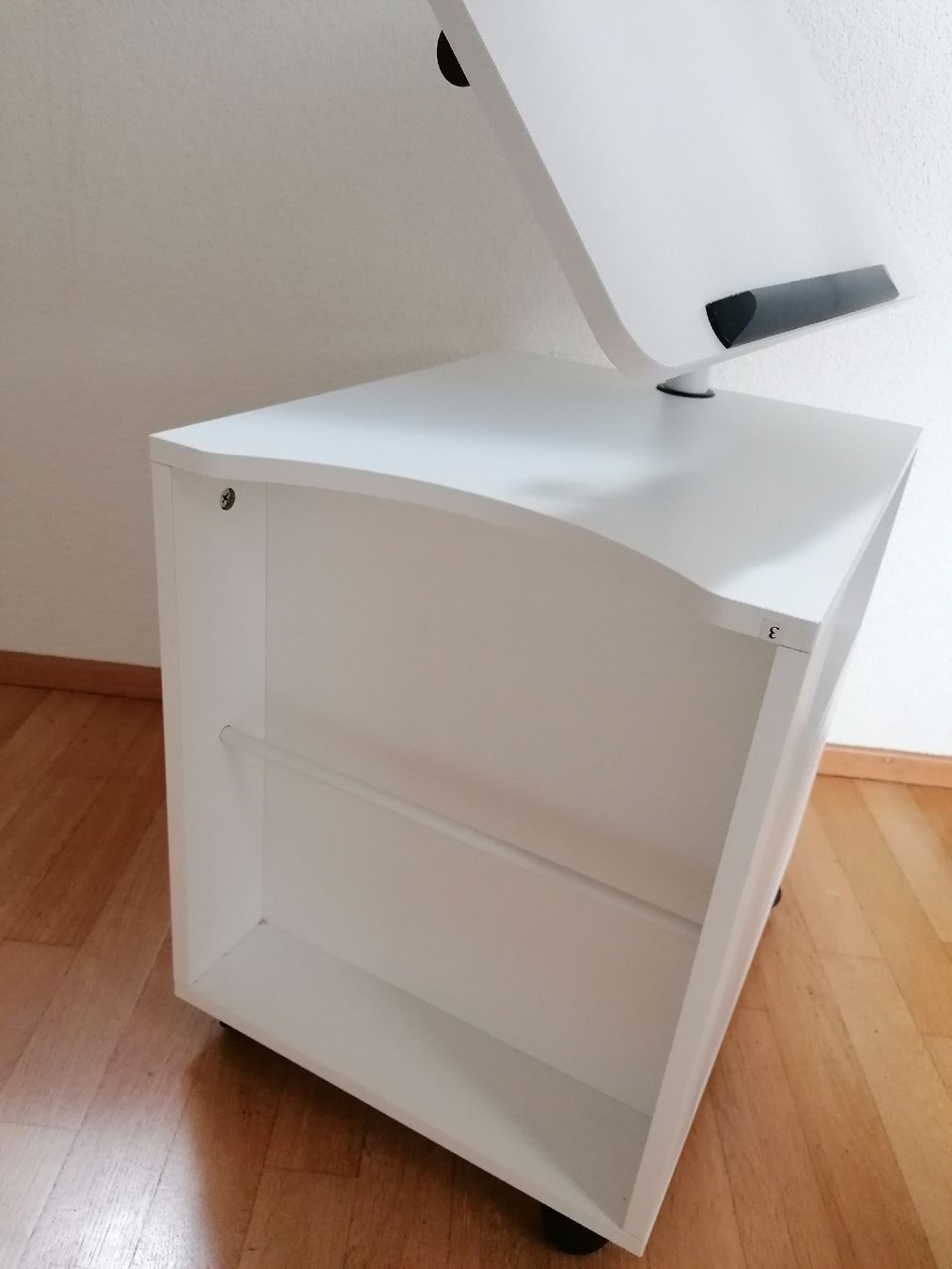 Scrivanie: Flexibler Laptoptisch mit Schubladen, höhenverstellbar – Usato da Küssnacht am Rigi venduto da Lilibeth 3