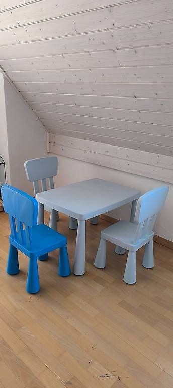 Set di tavolo e panche: Kindersitzplatz – Usato da Zweidlen venduto da xp4