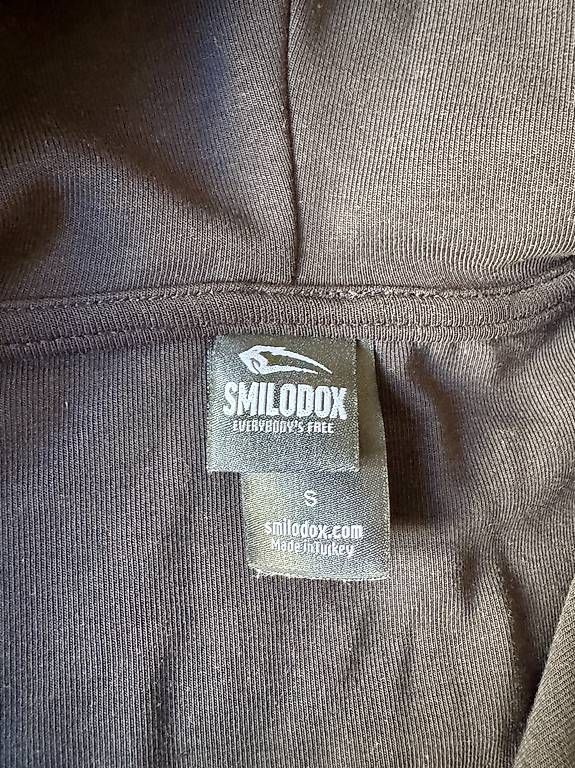 Maglioni & Felpe: Smilodox Hoodie – Usato da Basel venduto da Klingelbergstrasse 3