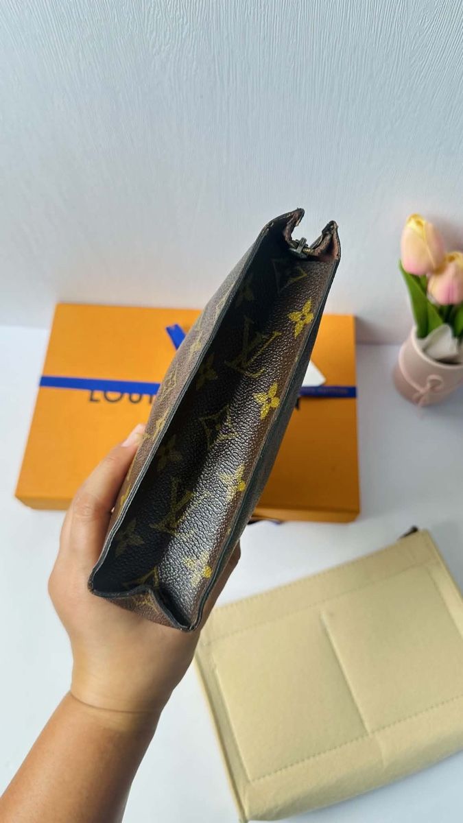 Louis Vuitton Sacs: Louis Vuitton Toiletry Pouch 26 cm – D'occasion à Widnau par Pukpan_99 8