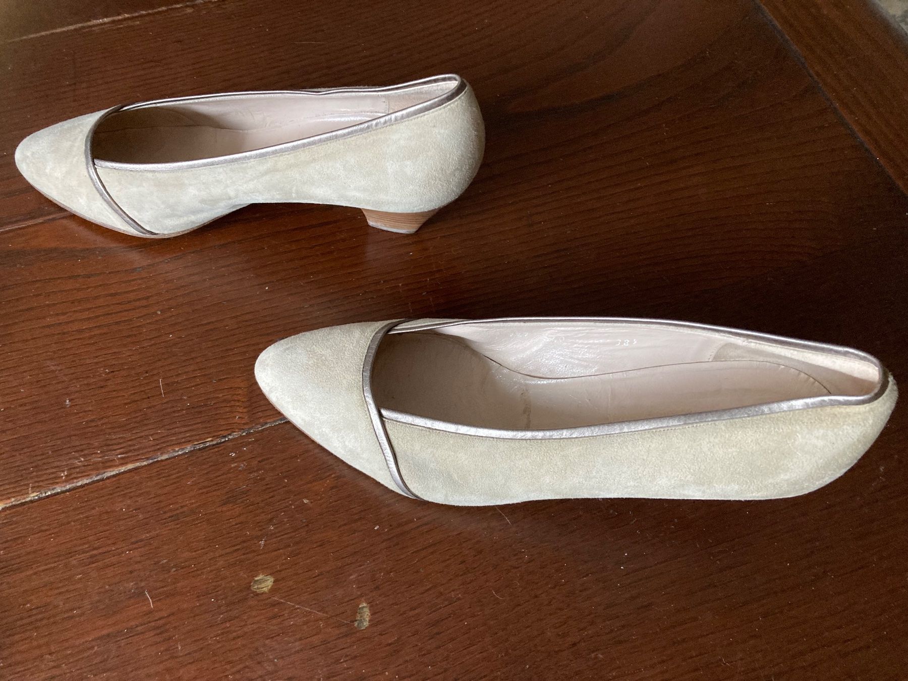 Scarpe da donna: chaussures escarpins – Usato da Thônex venduto da peg_8gp7 1