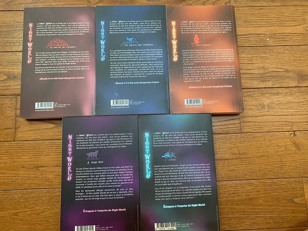 Bücher: livre "night world" 1-5 – Gebraucht aus les Monts-de-Corsier von Ksandra0 1