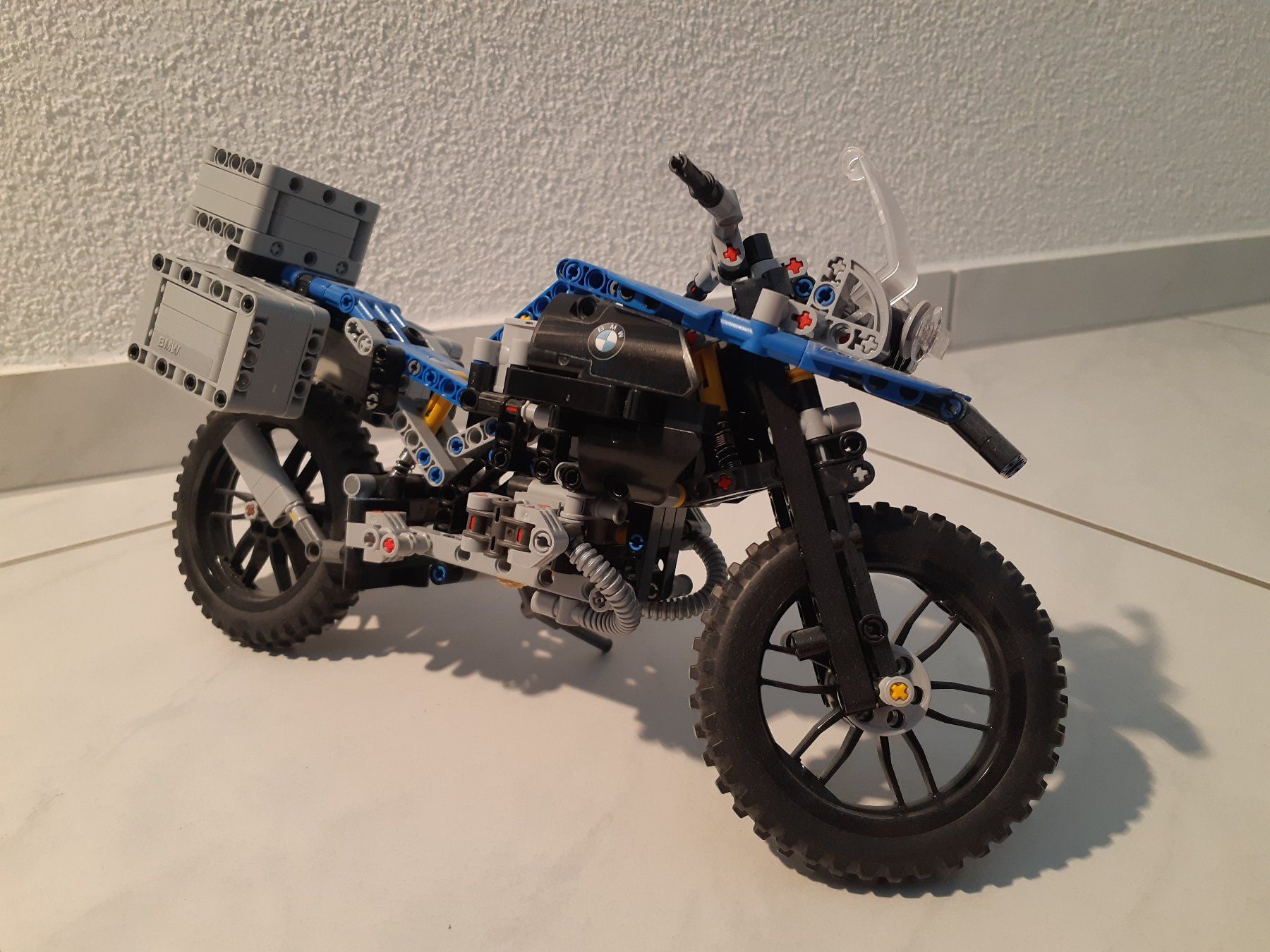 Lego Kit di costruzioni: Lego Technic BMW Motorrad No 42063 – Usato da Luzern venduto da ringgibone 1