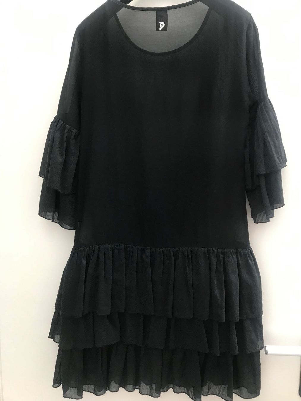 Vestiti: Kleid Dondup, schwarz, Gr. IT 40 – Usato da Kilchberg venduto da boudoir076 1