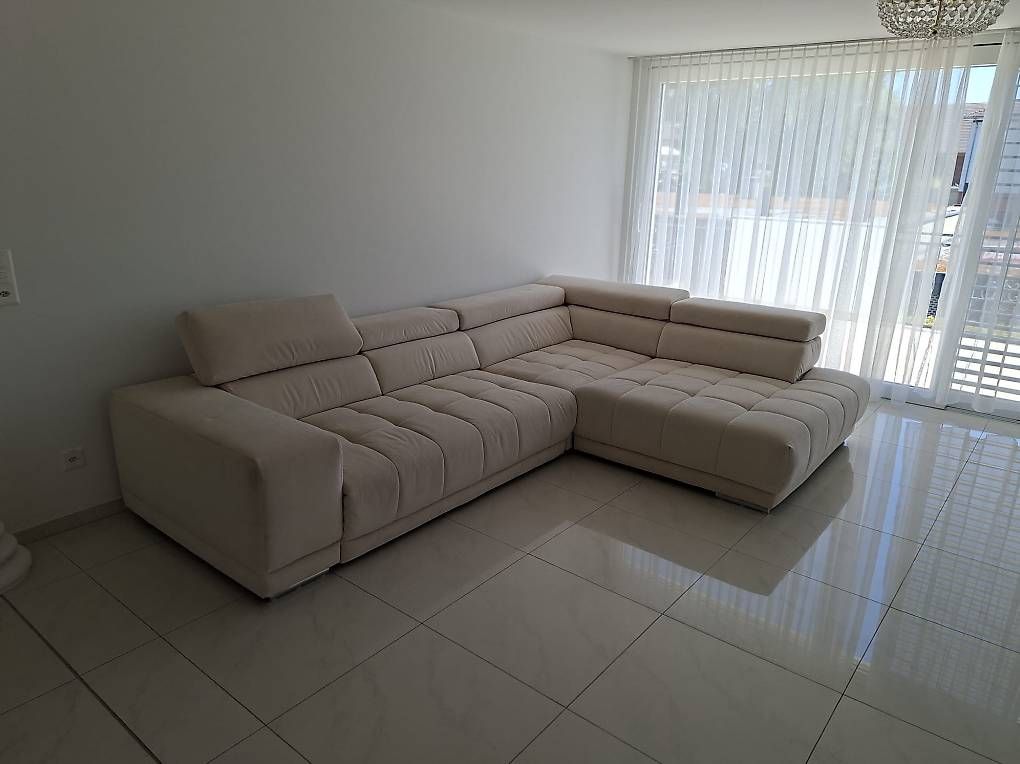 Sofas: Cremefarbes Sofa – Gebraucht aus Dagmersellen von atu_f7x5