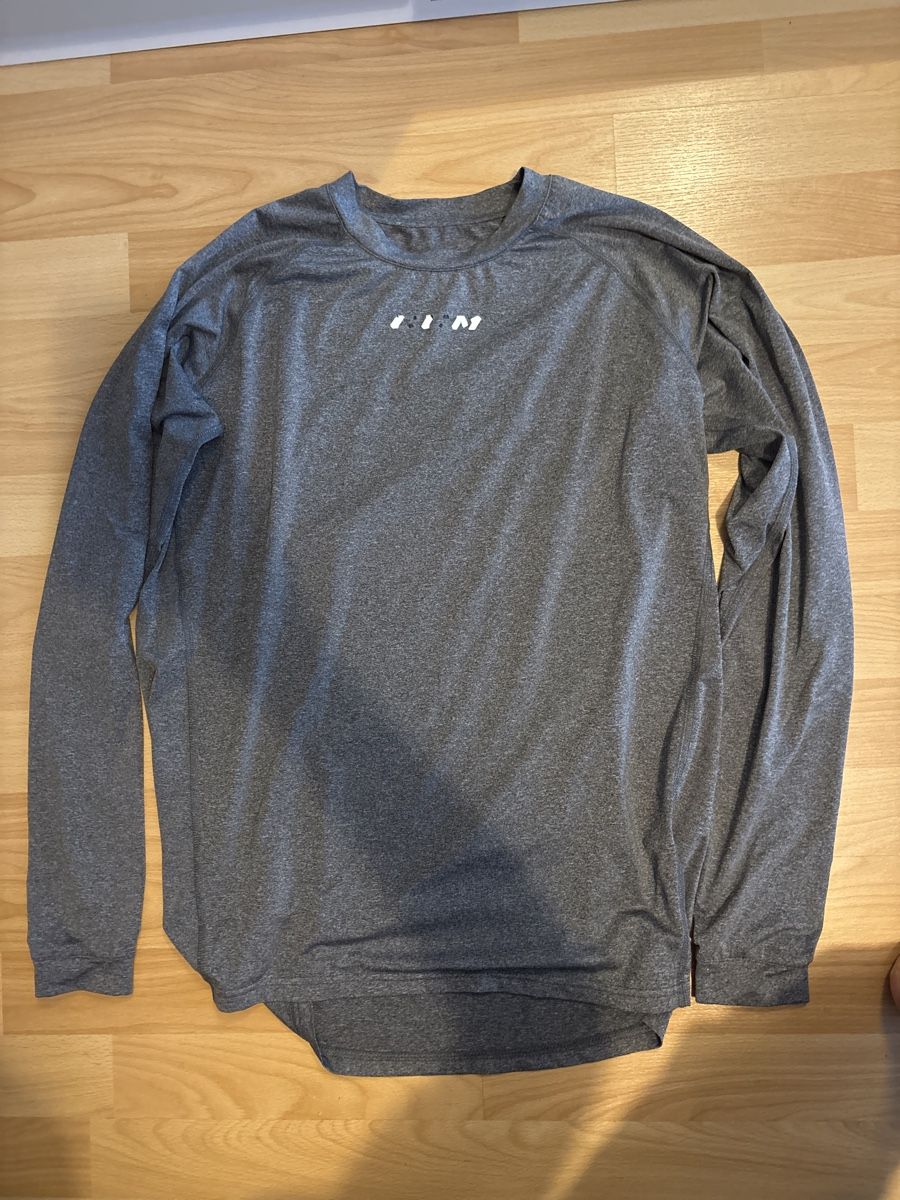 T-shirt: CCM Oberteil – Usato da Gibswil venduto da Kudi21