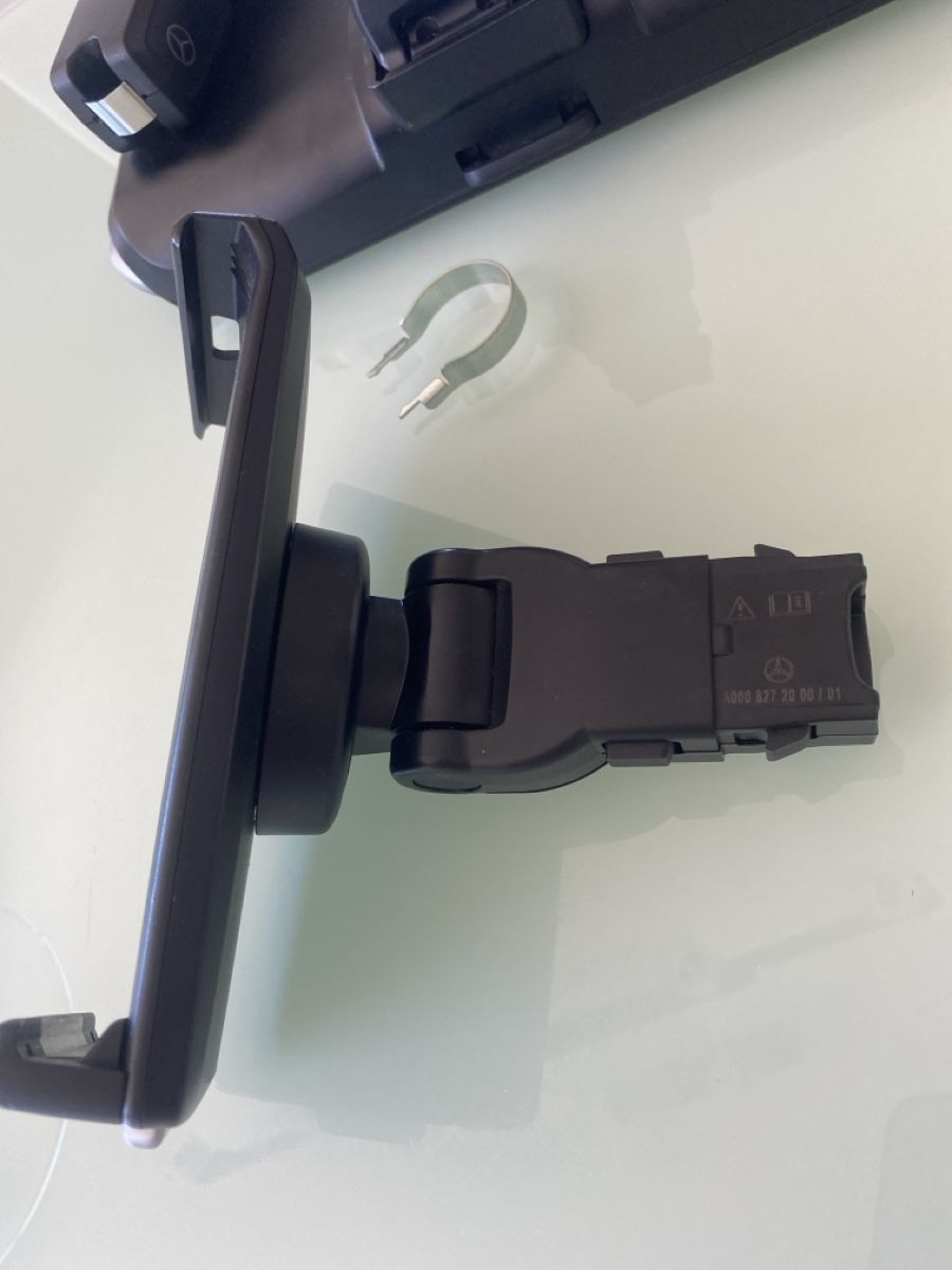 Mercedes-Benz Tutti pezzi di ricambio auto: Original Mercedes Klapptsch & iPhone/iPat Halter  – Nuovo (secondo la descrizione) da Schmerikon venduto da SwissKFO 5