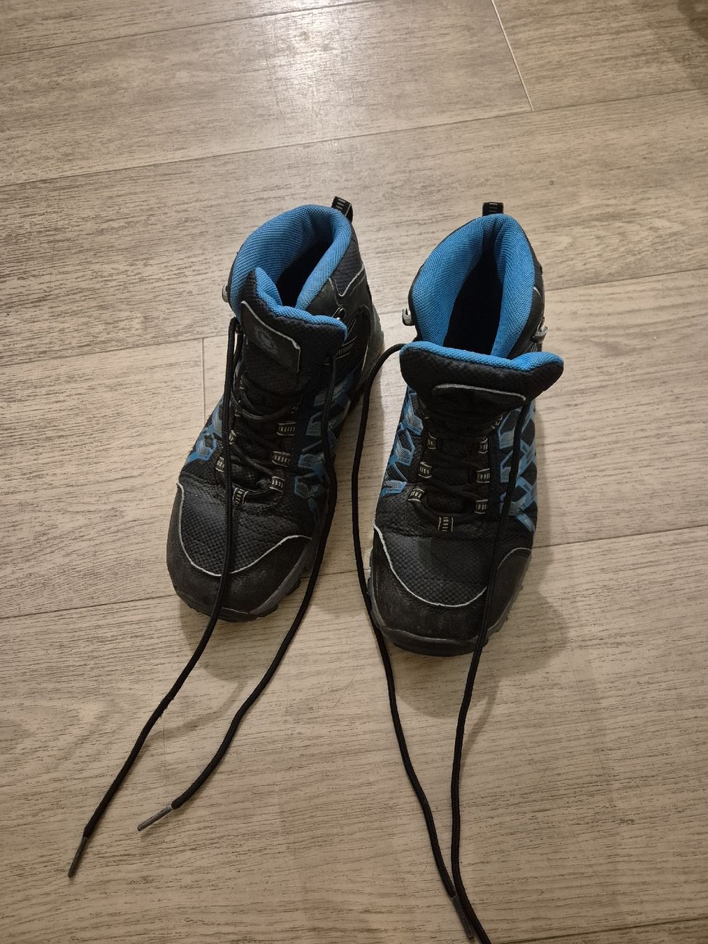 Chaussures hommes: Wanderschuhe Crivit Gr. 37 – D'occasion à Stansstad par Kyra014