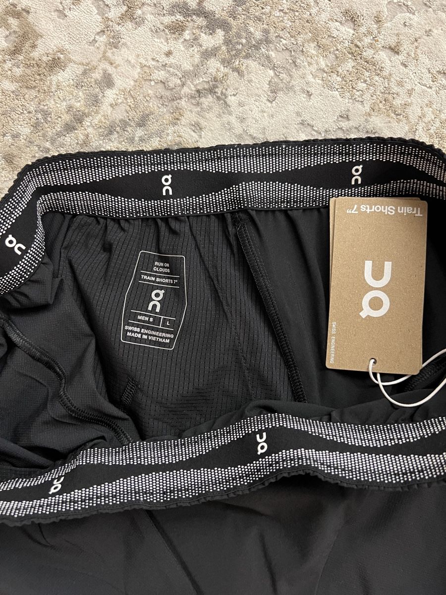 Pantalons: On Train Shorts 7 Herren L (Run on Cloud) – Neuf avec emballage d'origine à Adliswil par AnEmNaIv 2