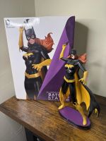 DC Comics Cover Girls - Batgirl Statue - DC Collectibles Lim