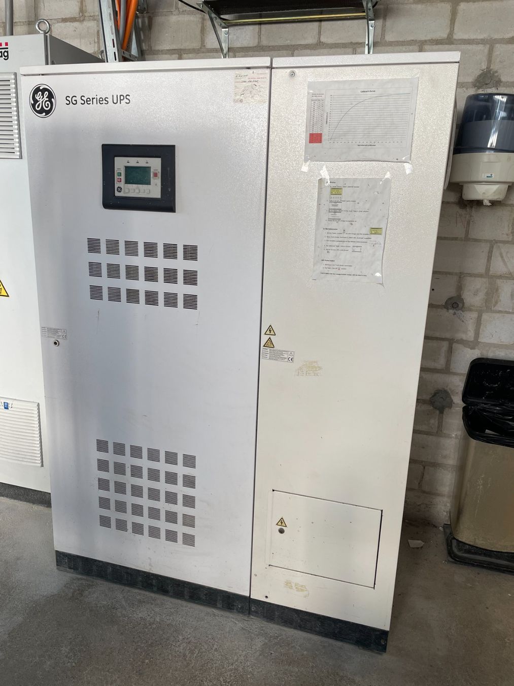 Batterie: USV GE SG Series CE 100kVA – Usato da Lenzburg venduto da Bragbex