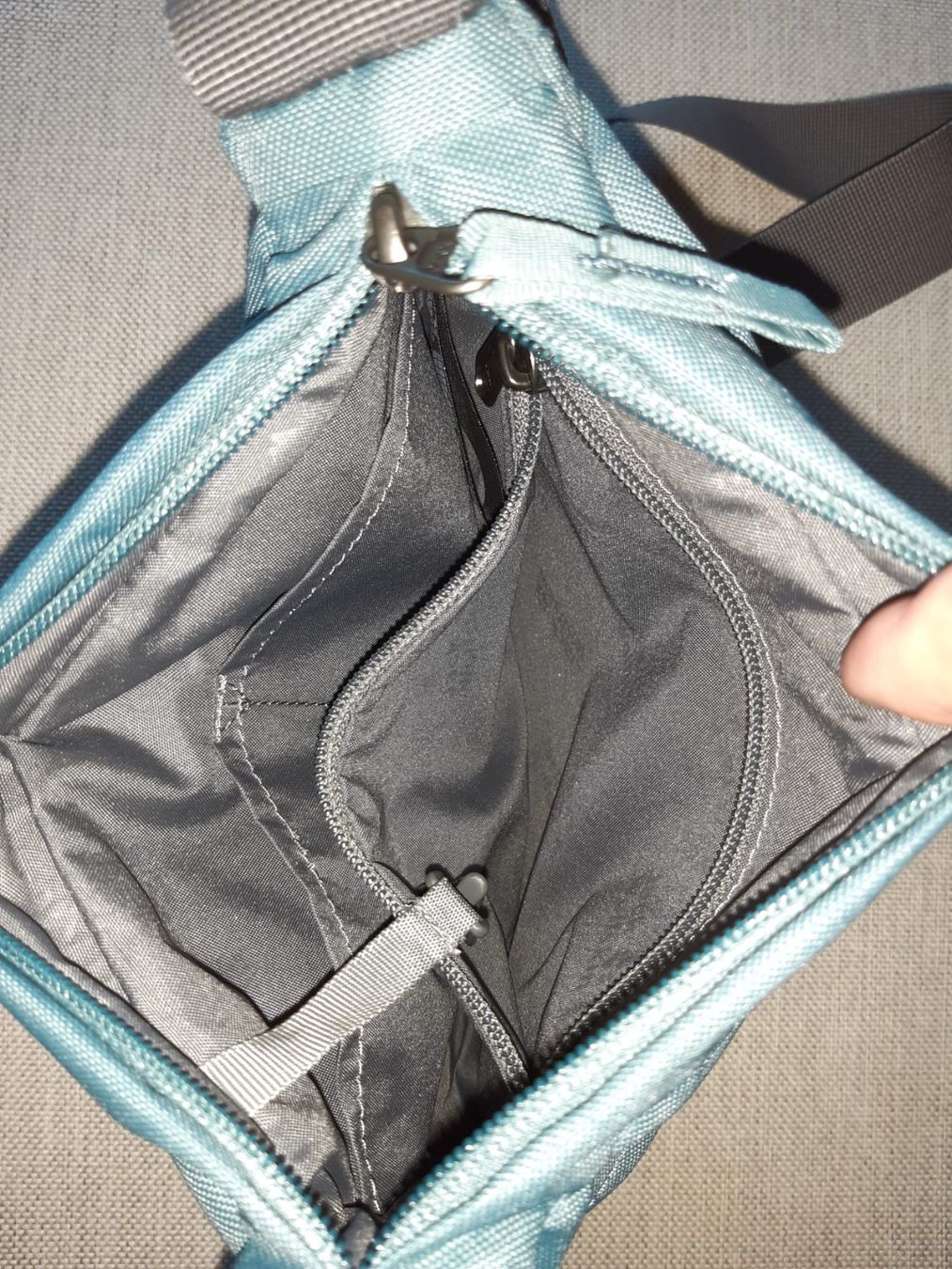 Jack Wolfskin Sacs: Umhängetasche "Jack Wolfskin", fast neu – D'occasion à Möhlin par bekapame 2