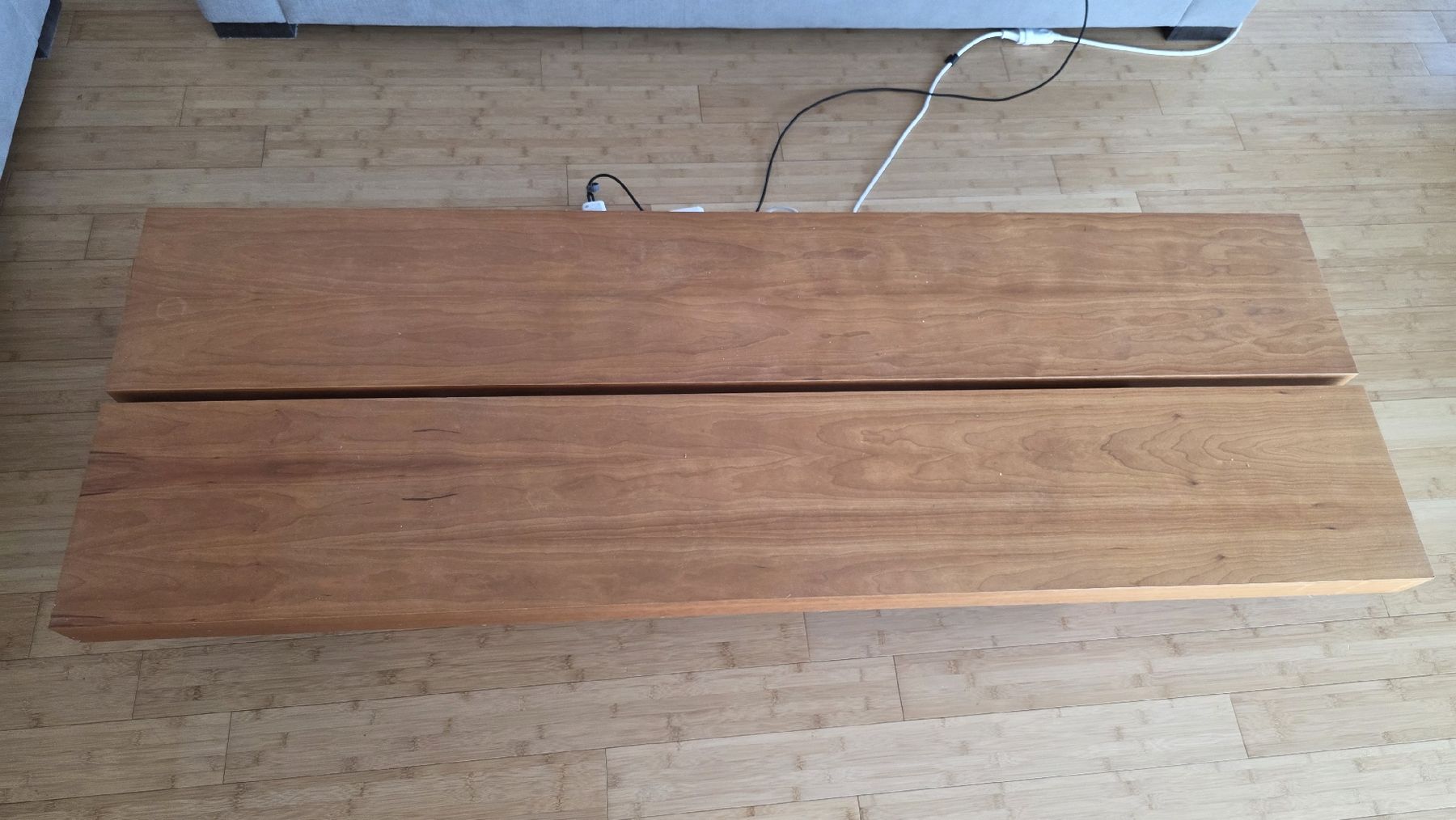 Tische: Holz Couchtisch – Gebraucht aus Pfäffikon SZ von Brocki-21 1