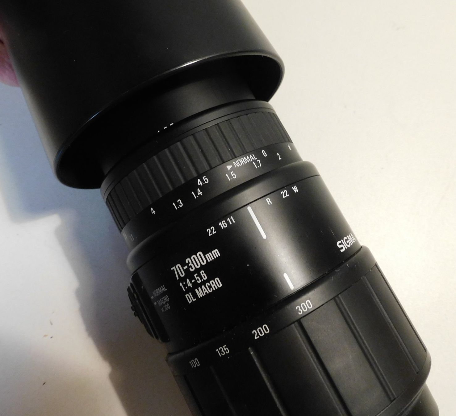 Sigma Obiettivi: Objektiv Sigma 70 - 300 mm DL Macro – Usato da Sursee venduto da 76 4