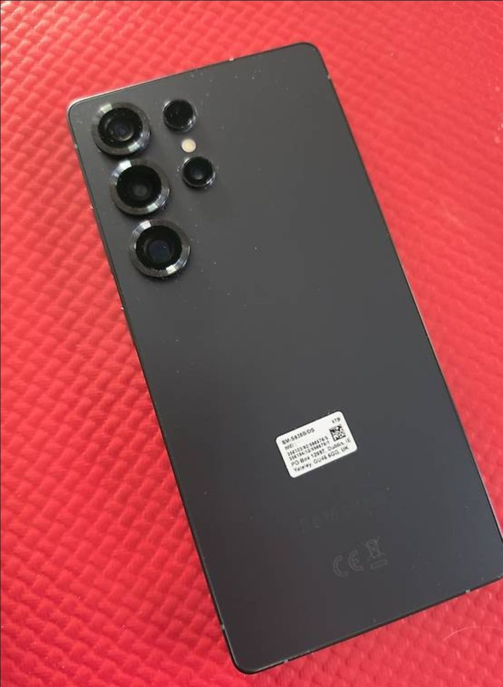 Samsung Telefoni cellulari / Smartphones: Samsung S25 Ultra – Usato da Hendschiken venduto da Jessi-Nixon1319