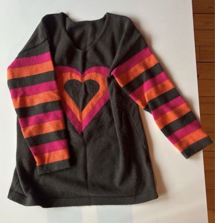 Pull fille, motif coeur
