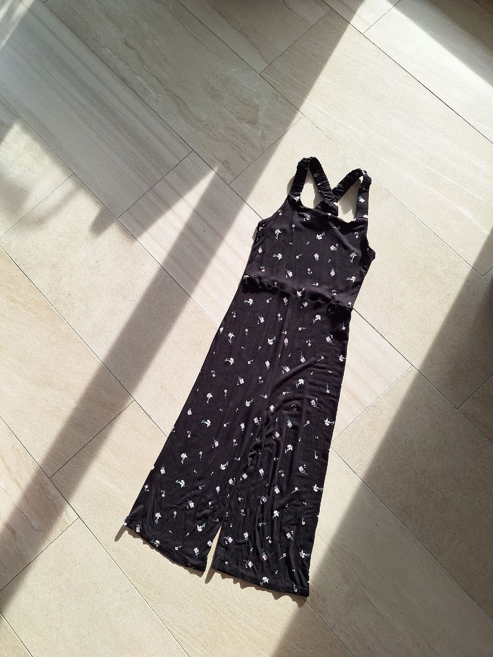 H&M Tute: sommerlicher Jumpsuit Gr 140/146 – Nuovo (secondo la descrizione) da Bad Zurzach venduto da han_5znm