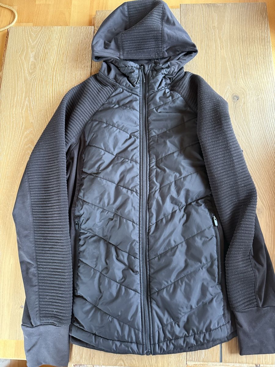 H&M Giacche: Steppjacke Schwangerschaft M – Usato da Pragg-Jenaz venduto da gobrist