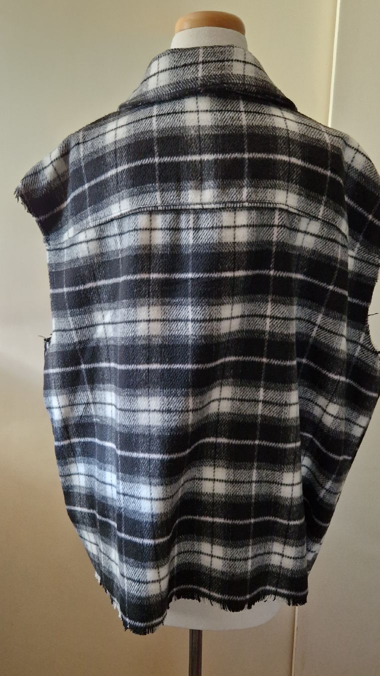 H&M Gilet & Giacche: Schwarz-weiss-karierte Flanell-Weste – Nuovo (secondo la descrizione) da Oberengstringen venduto da Sheera7 3
