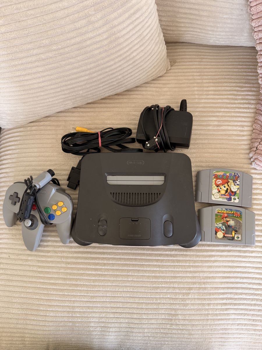 Nintendo Console: Nintendo 64 Bundle – Usato da Roggwil BE venduto da L1nk_the_hylian