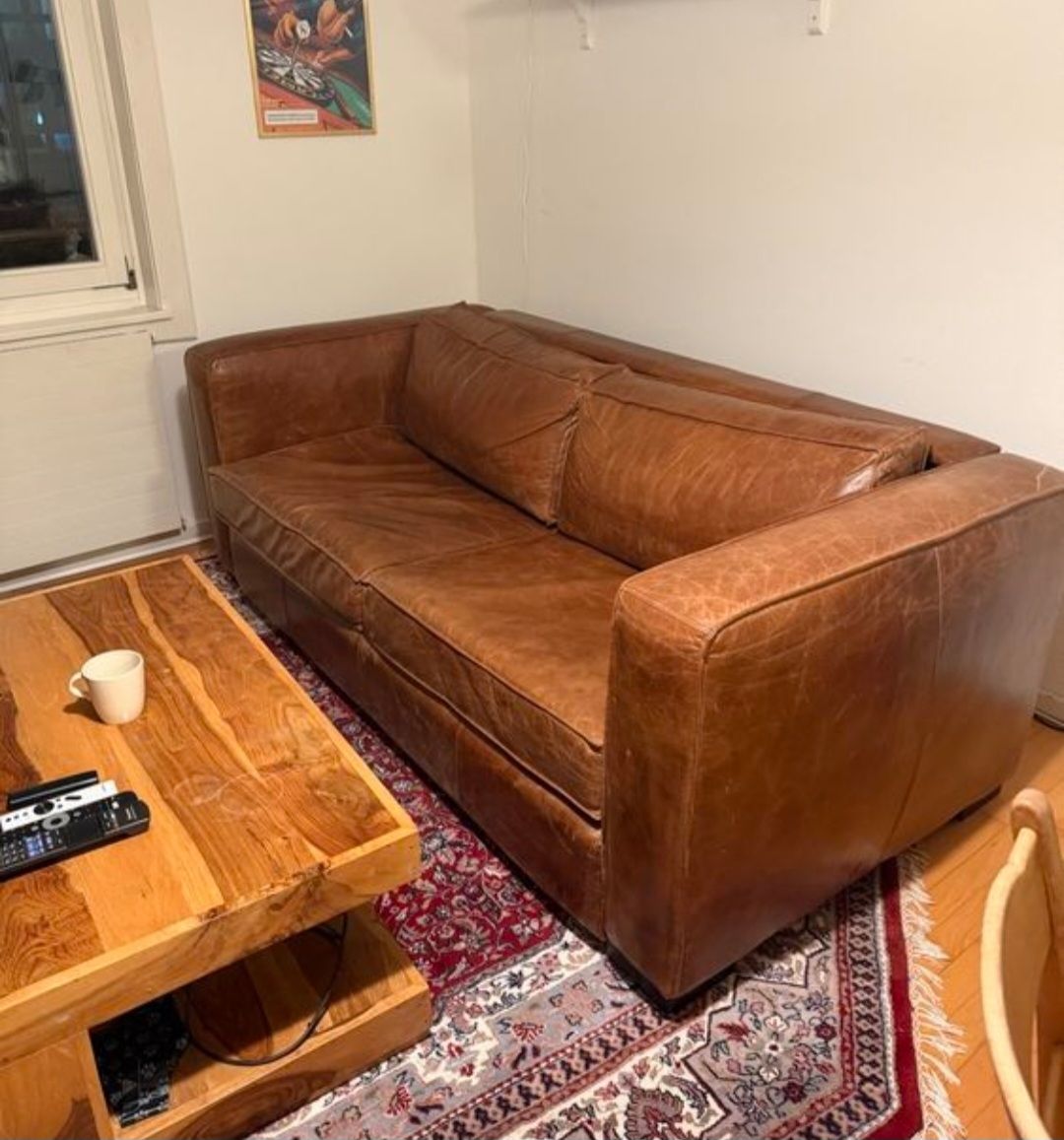 Maisons du monde Divani: Echtes Ledersofa im Clubstyle – Usato da Richterswil venduto da santacecilia