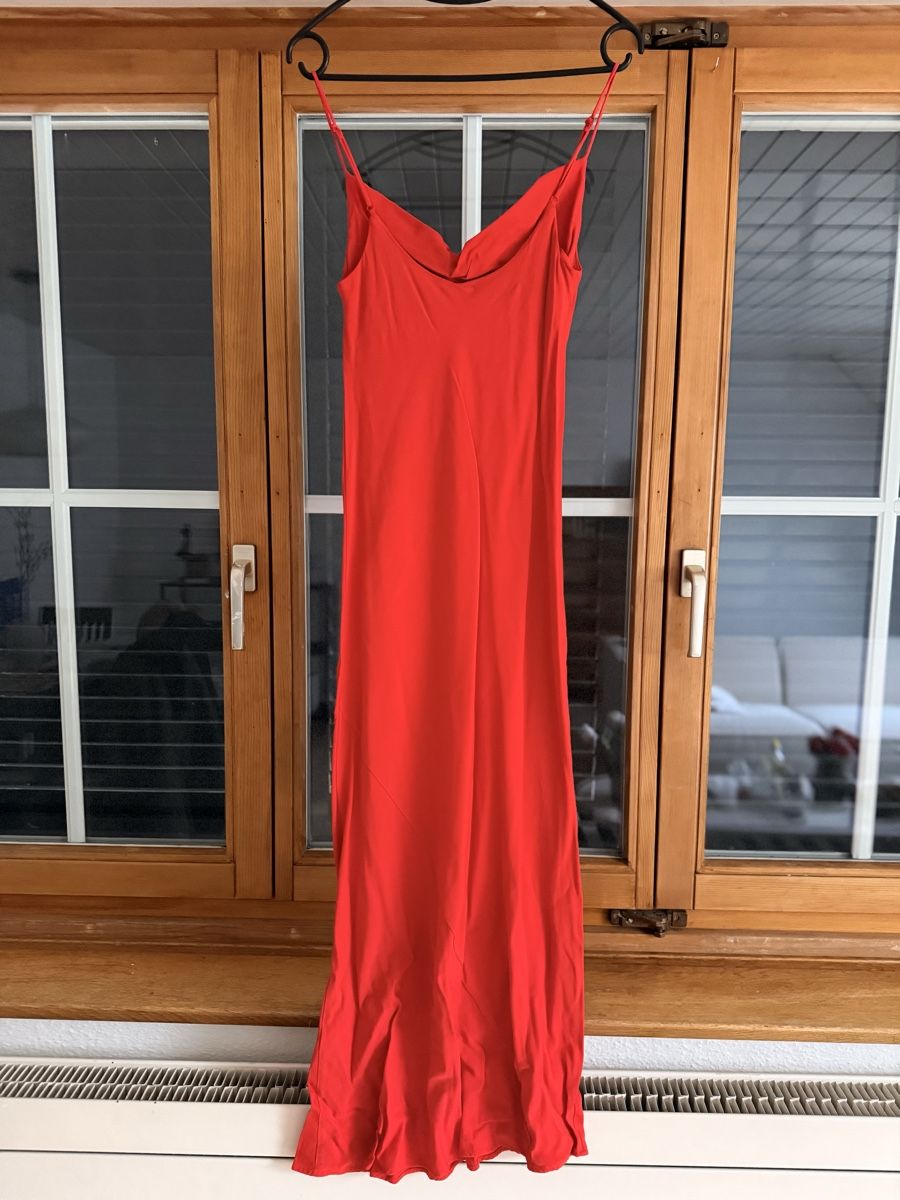 Zara Robes: Sommerliches rotes Midikleid – Neuf (Voir description) à Hölstein par leoritav 1