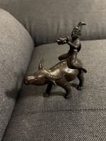 Bronzefigur Asiatischer Flötenspieler auf Wasserbüffel