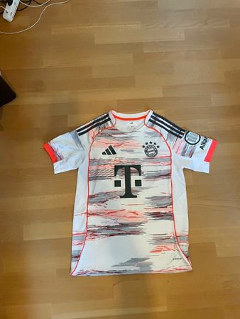 Bayern Trikot Goretzka Replica