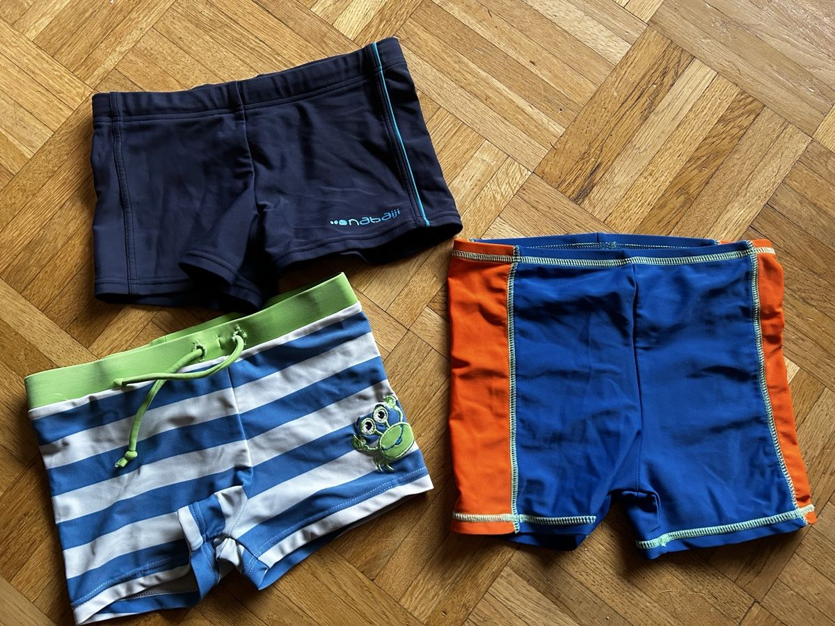 Badehosen: Lot de 3 maillots de bain / taille 104 – Gebraucht aus Meyrin von Bronx86