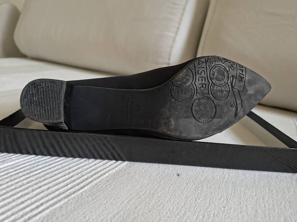 Kaiser Scarpe da donna: extravaganter Peter Kaiser Pumps schwarz, Gr. 41, 2x getr. – Usato da Allschwil venduto da droledezebre 3