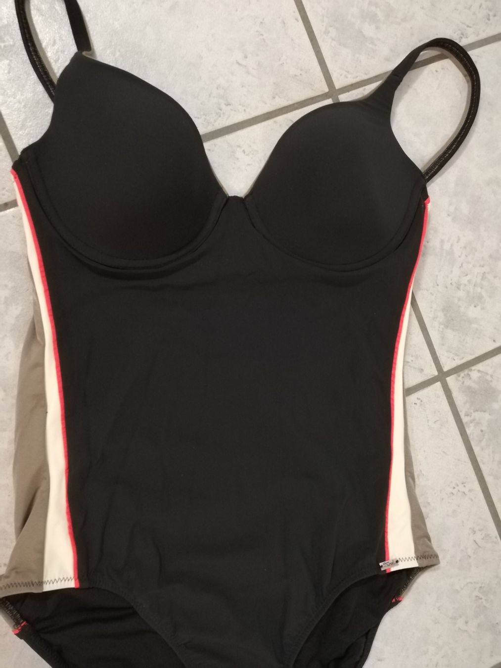 Costumi da bagno & Bikini: Badeanzug Tryumph Neu – Nuovo (secondo la descrizione) da Untersiggenthal venduto da Marlen59 1