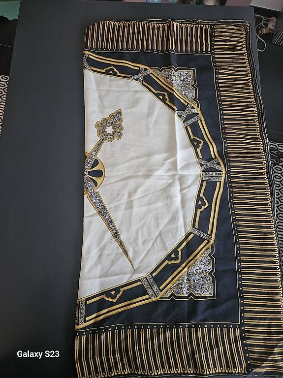 Foulard & Sciarpe: Cartier Le Must Seidenschal – Usato da Wallisellen venduto da BeautyBee 2