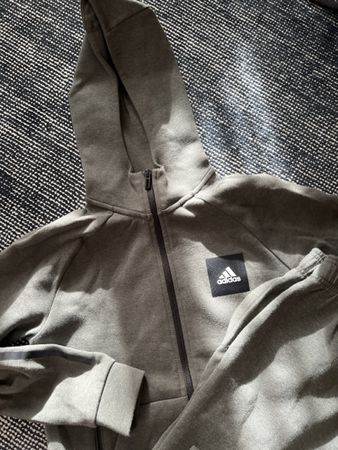 Adidas Jogginganzug