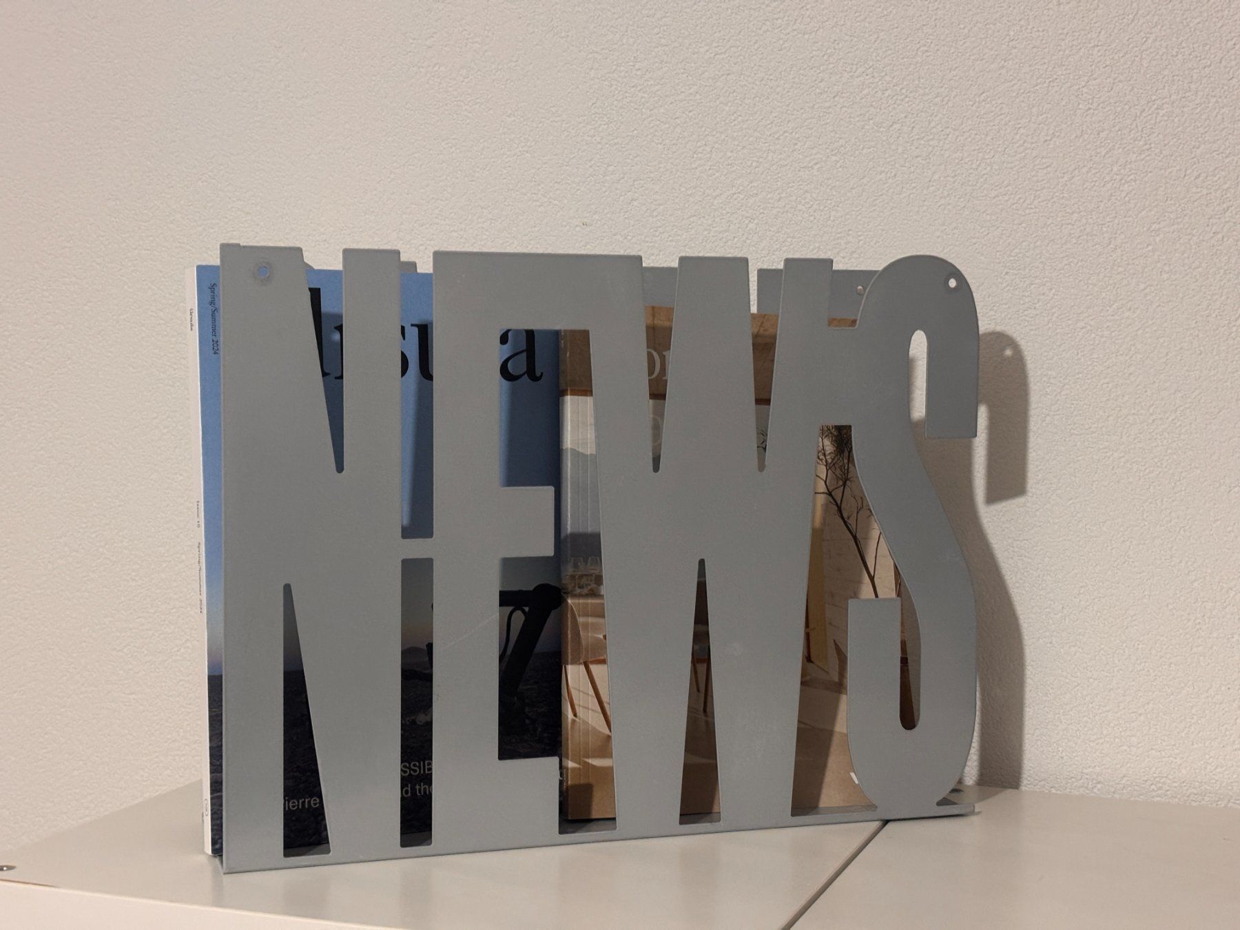 Altro per la casa: Zeitungsständer aus Metall "NEWS" – Usato da Binningen venduto da samorga21 2