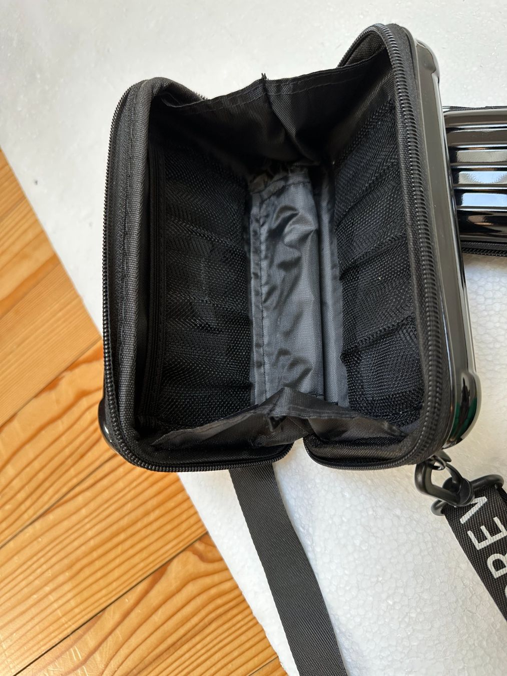 Borse da donna: Umhänge Box Tasche Täschchen Kosmetik – Nuovo e nell'imballaggio originale da Gümmenen venduto da FelizitasHermann 2