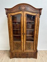Antiker Jugendstil Vitrinenschrank aus Nussbaum um 1900-1915