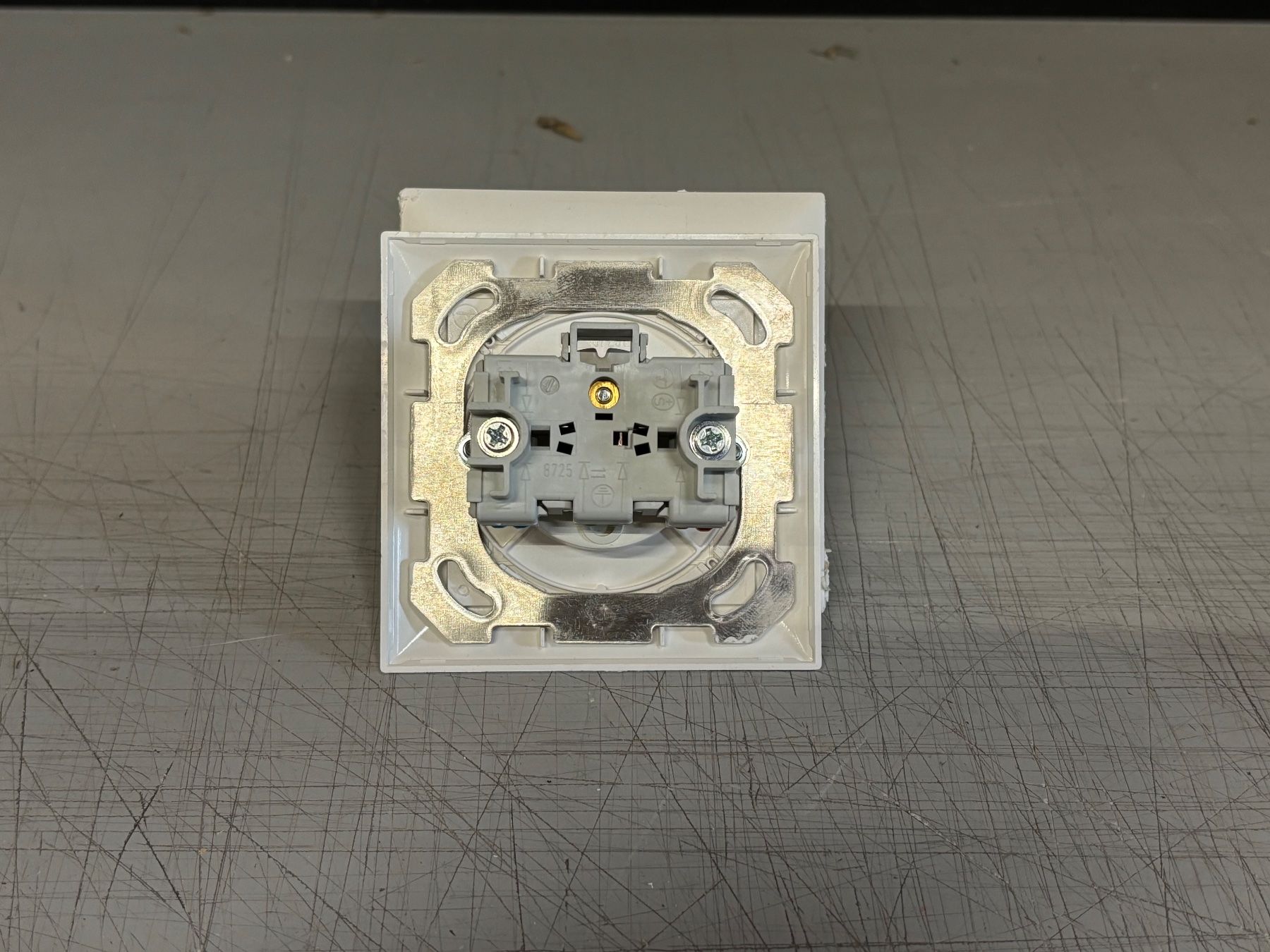 Feller Stecker: Feller Steckdose weiss 16A 230/400V – Gebraucht aus Winterthur von ReUse_Baumarkt 1