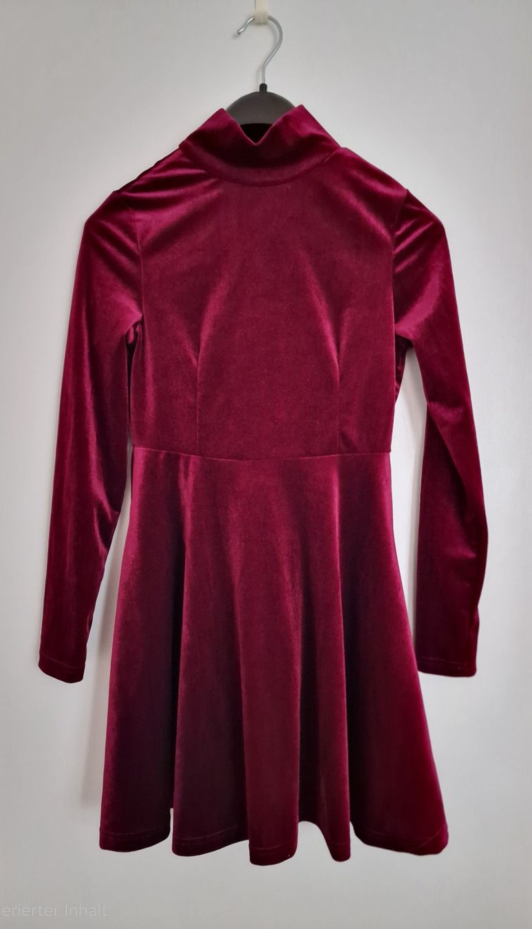 Kleider: Samt Kleid Gr. S – Neu und originalverpackt aus St.Peterzell von the2ndchance
