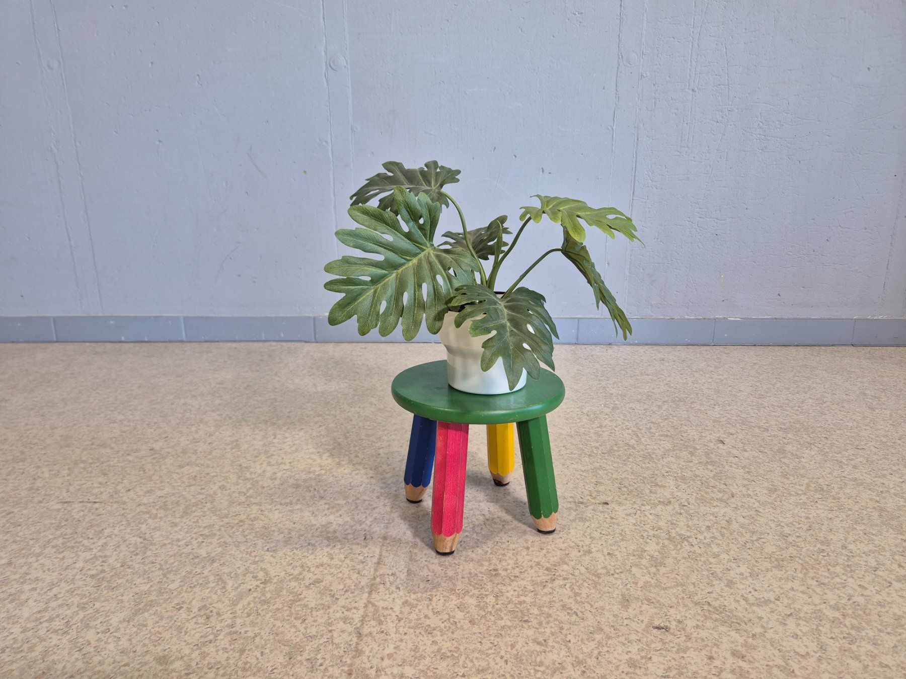 Hocker: Pierre Sala Style Stift-Höcker Kinderhocker Hocker – Gebraucht aus Nottwil von Wondewa-Shop 8