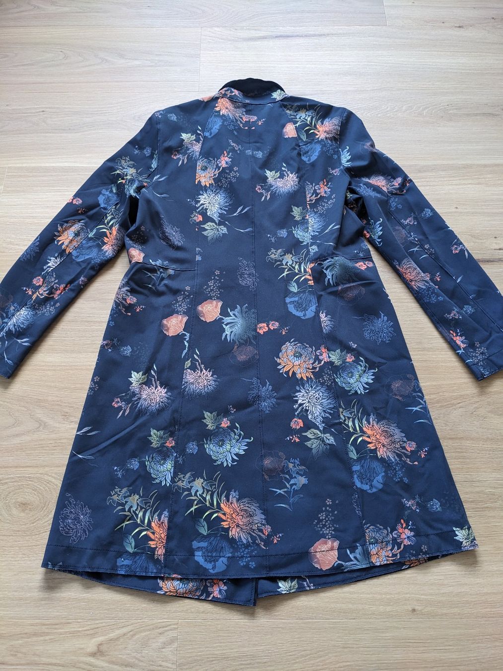 Cappotti: Marc Cain Mantel N4 (ca. Gr. 40) – Usato da Lengnau AG venduto da Nathi88 1