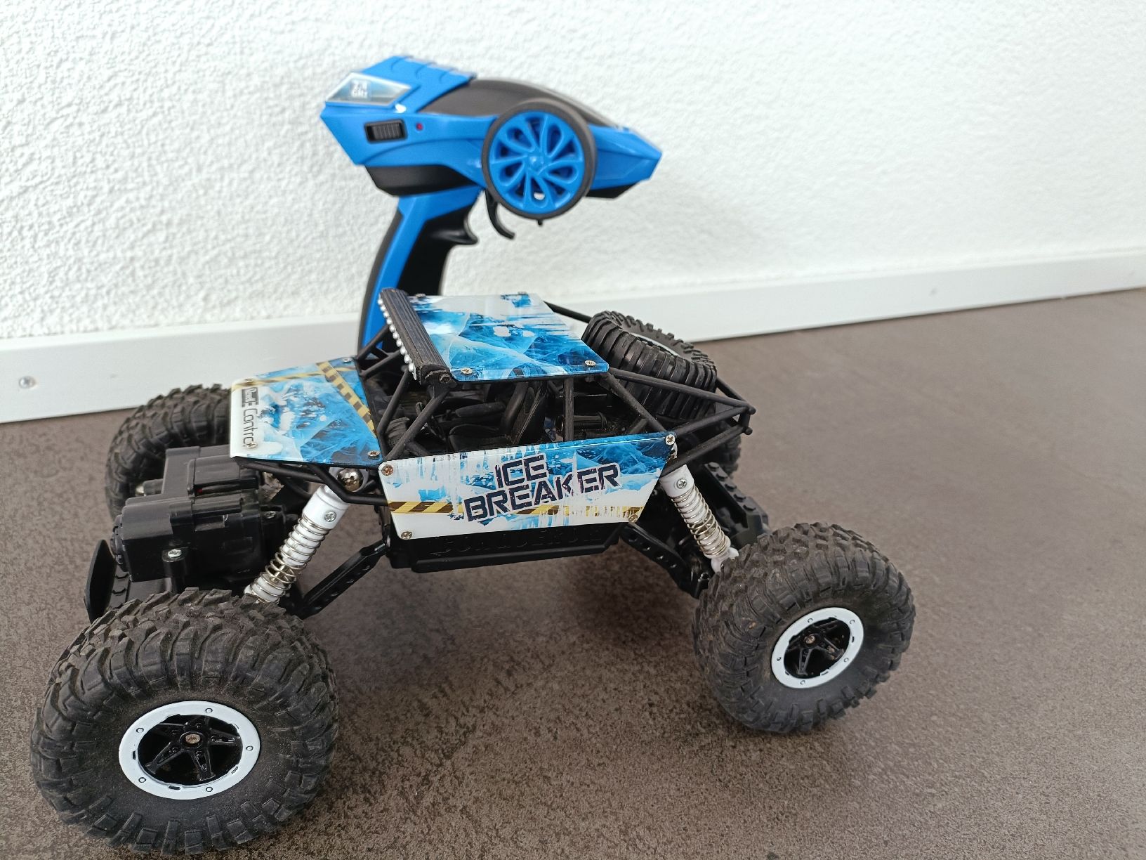 Revell Modellismo RC: Revell RC Auto aus Adventskalender – Usato da Lengnau AG venduto da Ssvenja 2