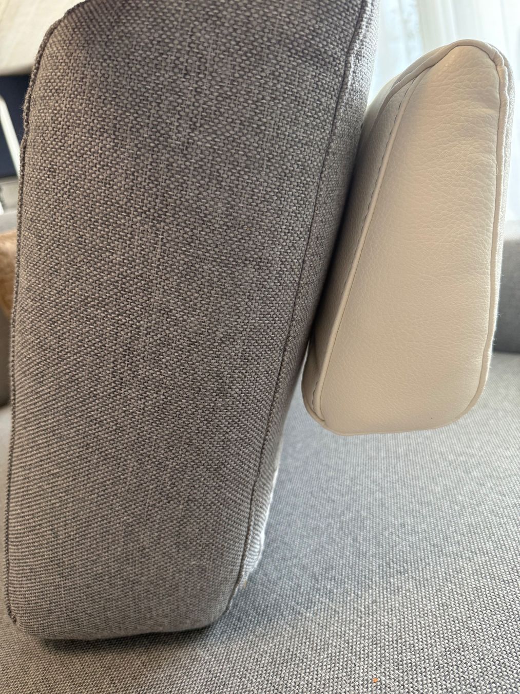 Divani: XOOON Ecksofa Sofa Longchair hellgrau Top Zustand Fr.2600 – Usato da Rotkreuz venduto da beltraum 6