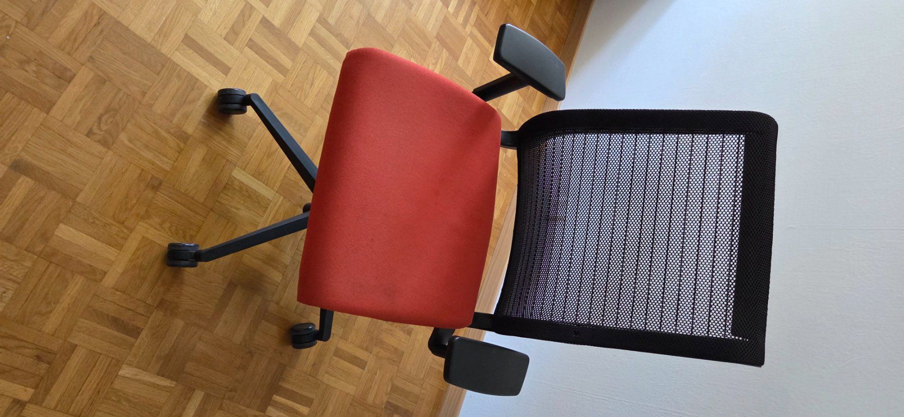 Steelcase Sedie: Chaise de bureau ergonomique Steelcase – Usato da Vevey venduto da sev_nw9m