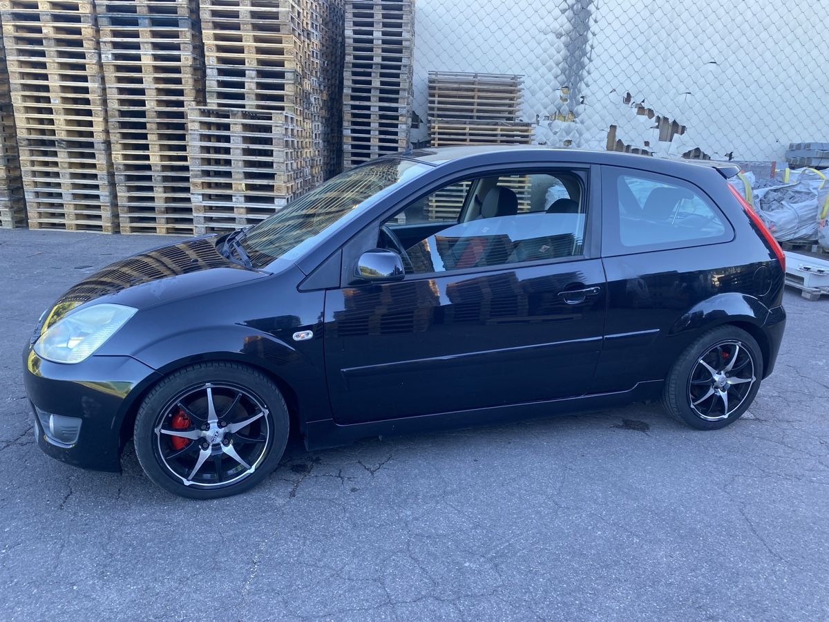 Ford Automobili: Ford Fiesta ST150 – Difettoso da La Chaux-de-Fonds venduto da mik_c8vp 1