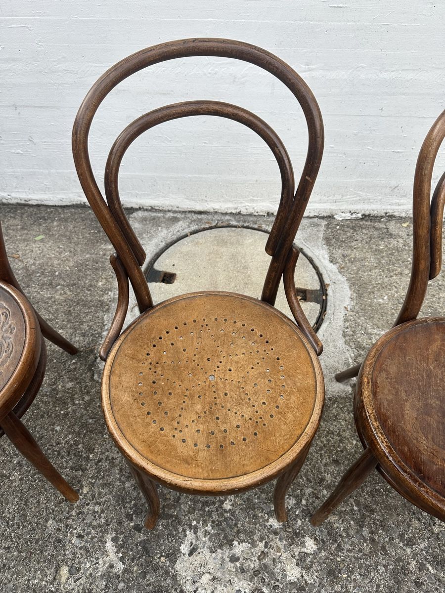 Horgen Glarus Chaises: 3 alte Holzstühle  – D'occasion à Villmergen par Bezdupe 2