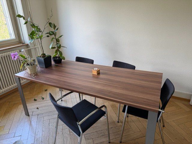 Tables: Schöner dunkler Tisch – D'occasion à Ostermundigen par sachankauf 1