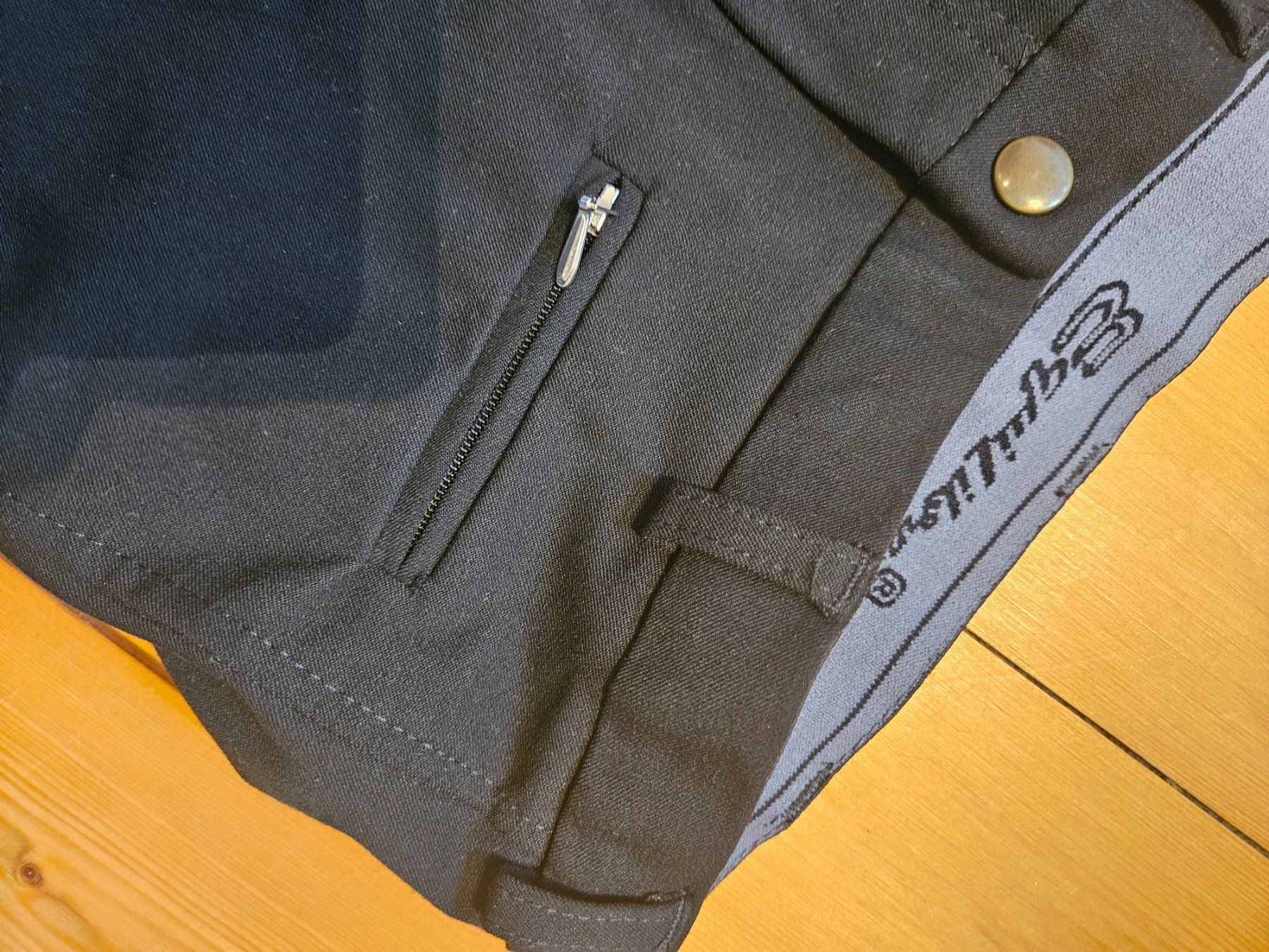 Pantaloni: Equilibre Reithosen neuwertig 34 – Usato da Rifferswil venduto da fle_5nqr 2