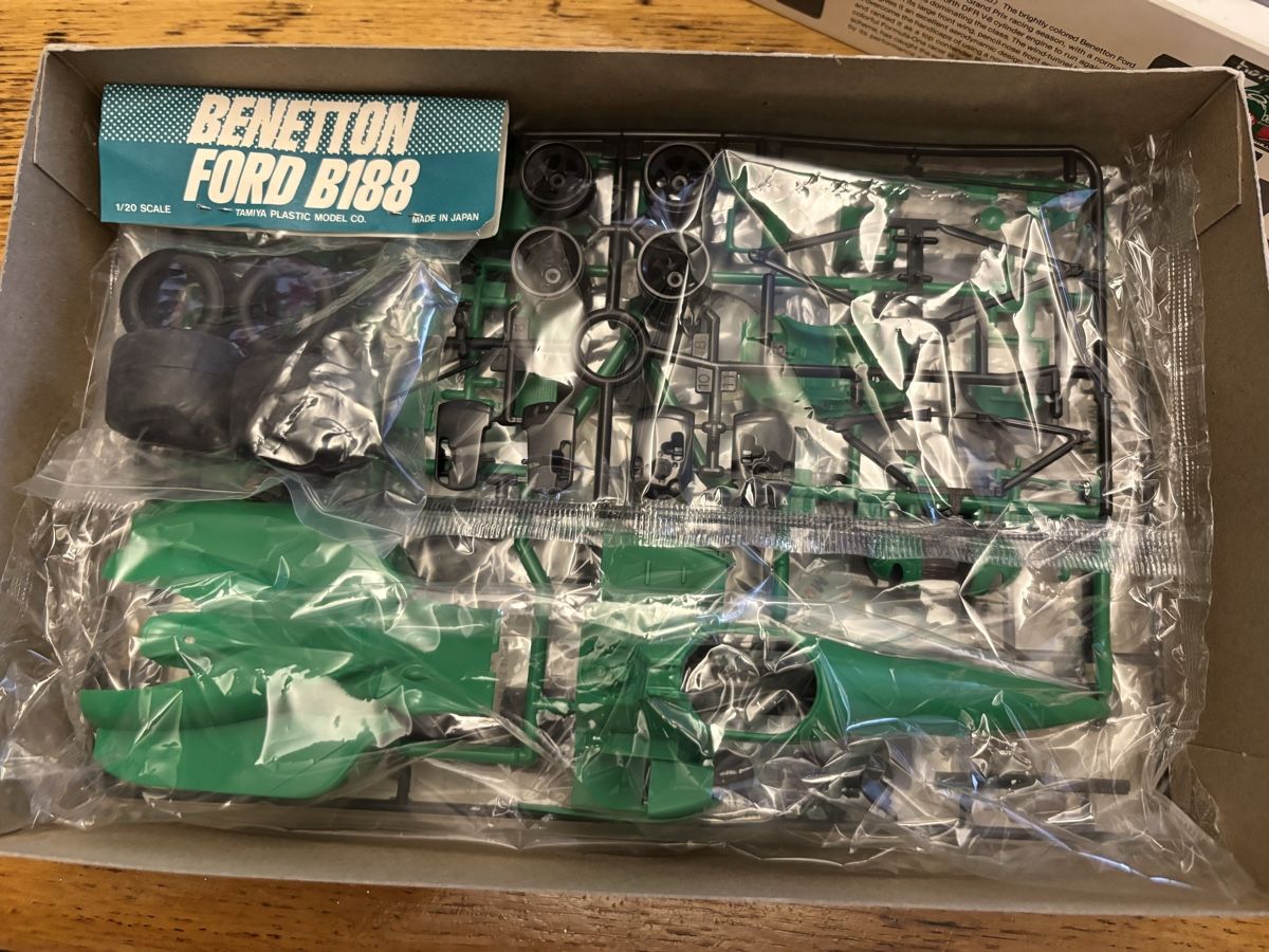 Tamiya Modellini d'auto: F1 - Benetton Ford B188 – Nuovo (secondo la descrizione) da Roggwil BE venduto da NYRF 2