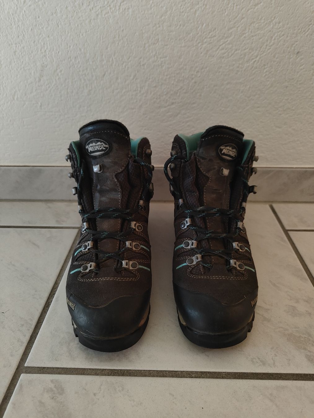 Meindl Scarpe da donna: Wanderschuhe Meindl Lady GTX  EU41 – Usato da Liestal venduto da TimBerg 1