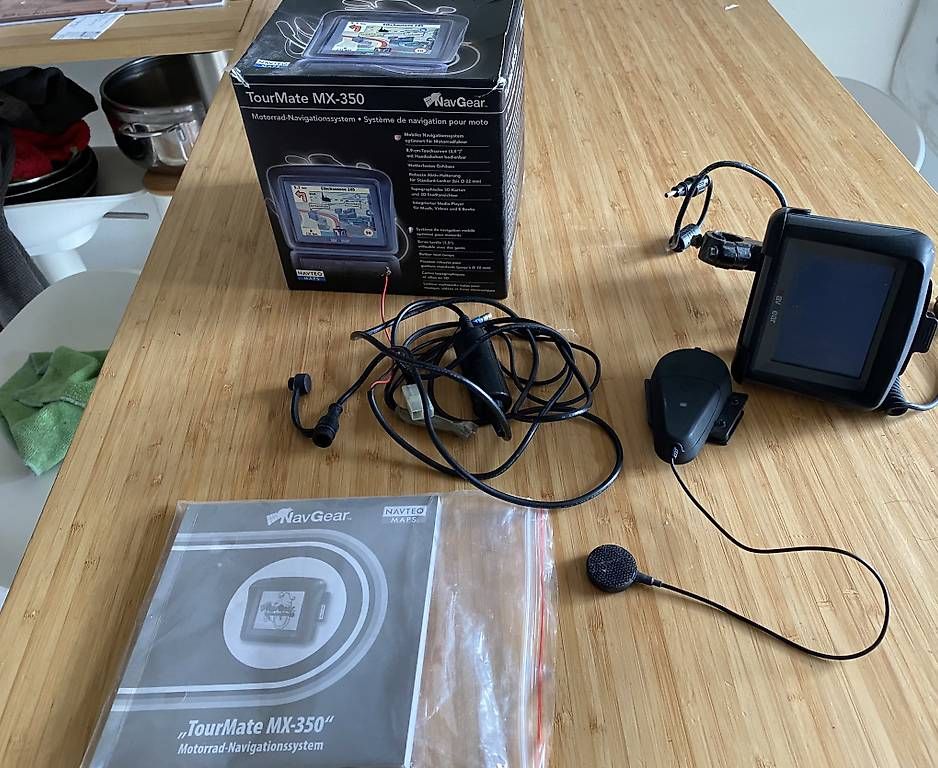 Casques audio: GPS Moto NavGear (avec écouteur casque Bluetooth) – D'occasion à Lausanne par valioauto 4